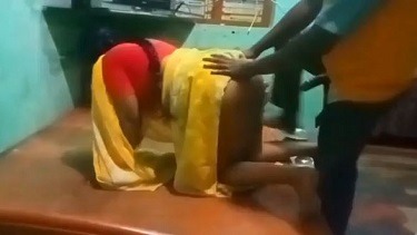 चुपके से कामवाली को पेला