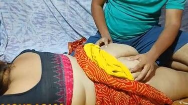 आंटी की सेक्सी गांड की मालिश